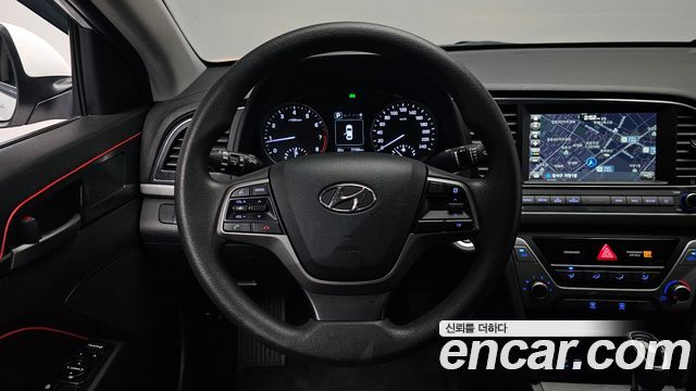 Hyundai AVANTE 2018 — photo 18