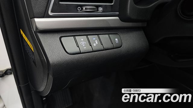 Hyundai AVANTE 2018 — photo 23