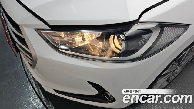 Hyundai AVANTE 2018 — photo 8