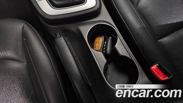 Hyundai AVANTE 2018 — photo 30