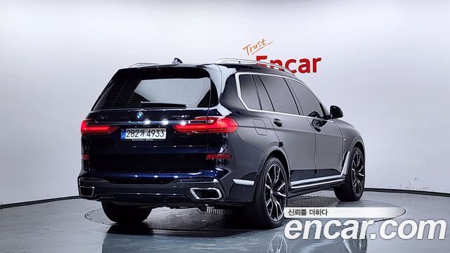 BMW X7 2022 — photo 2