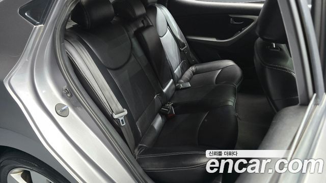 Hyundai AVANTE 2011 — photo 11