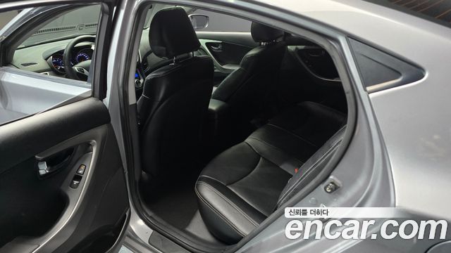 Hyundai AVANTE 2011 — photo 12