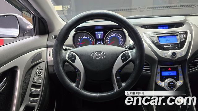 Hyundai AVANTE 2011 — photo 13