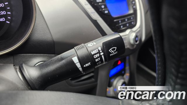 Hyundai AVANTE 2011 — photo 17
