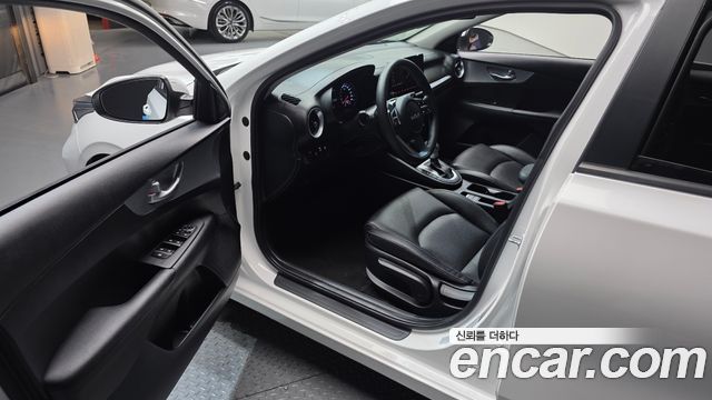 Kia K3 2022 — photo 10