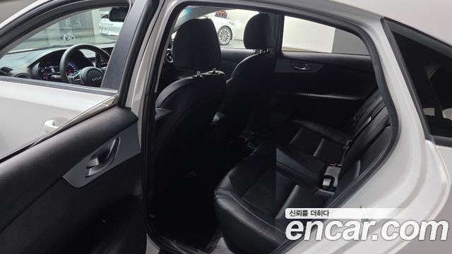 Kia K3 2022 — photo 11
