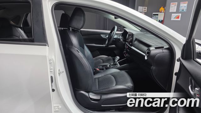 Kia K3 2022 — photo 12