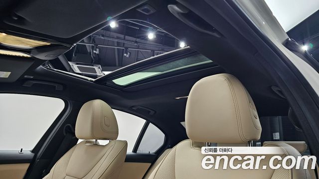 BMW 3-Series 2024 — photo 24