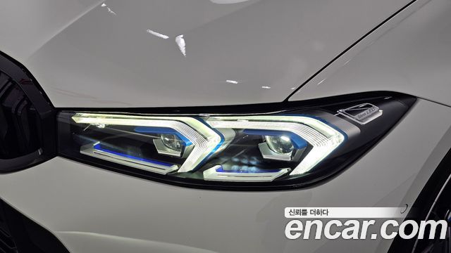 BMW 3-Series 2024 — photo 8