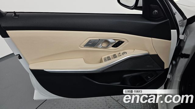 BMW 3-Series 2024 — photo 14