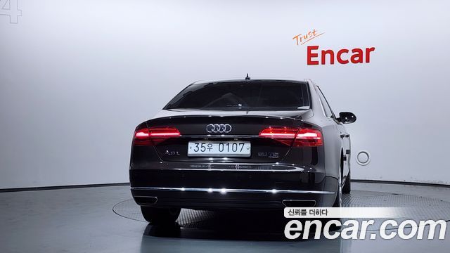 Audi A8 2015 — photo 4