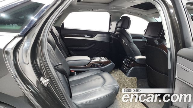 Audi A8 2015 — photo 11