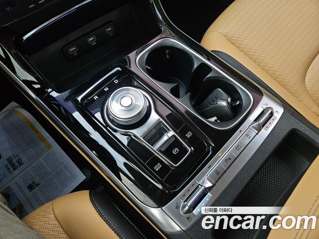 Kia Canival 2022 — photo 10