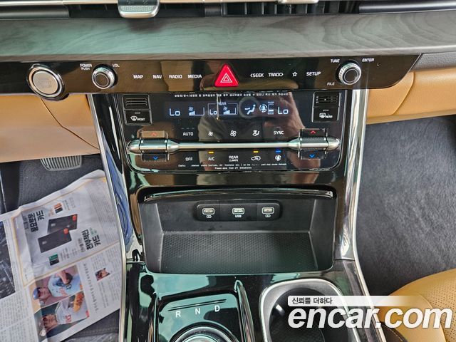 Kia Canival 2022 — photo 16