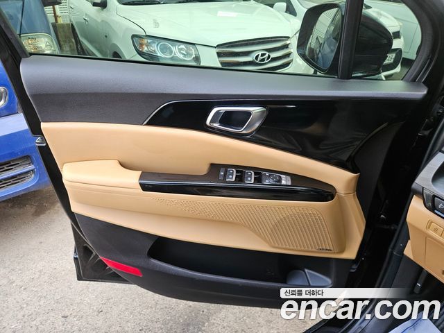 Kia Canival 2022 — photo 18