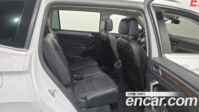 Volkswagen Tiguan 2022 — photo 11