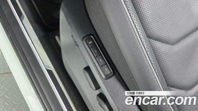 Volkswagen Tiguan 2022 — photo 15