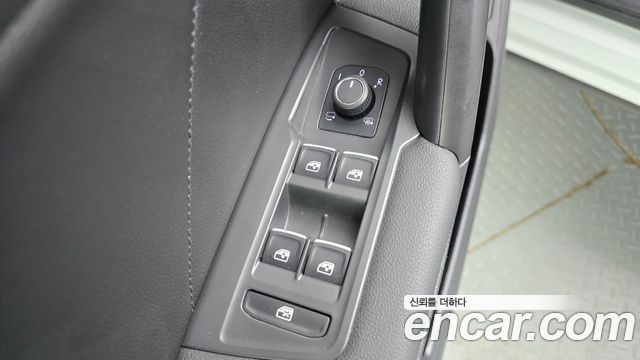 Volkswagen Tiguan 2022 — photo 16