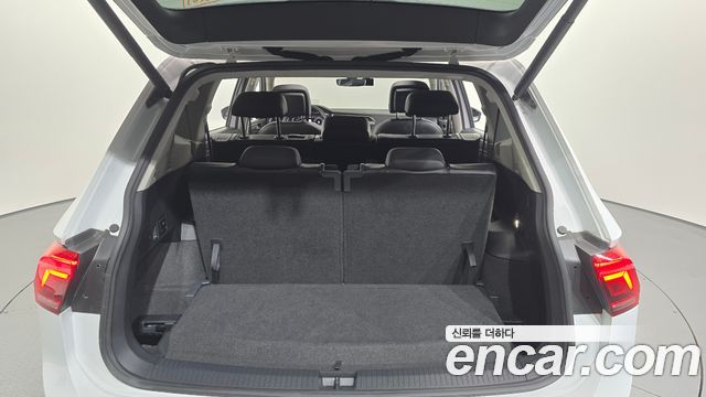 Volkswagen Tiguan 2022 — photo 19