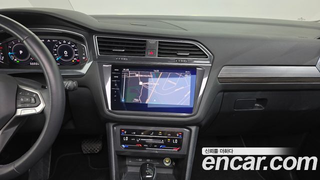 Volkswagen Tiguan 2022 — photo 20