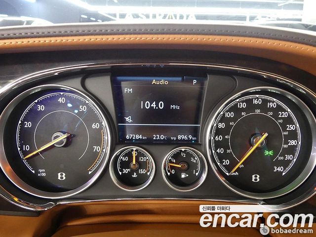 Bentley Flying Spur 2017 — photo 8