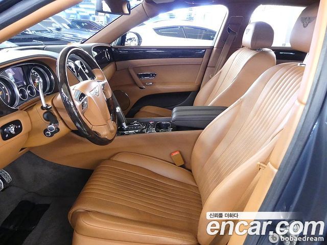 Bentley Flying Spur 2017 — photo 10