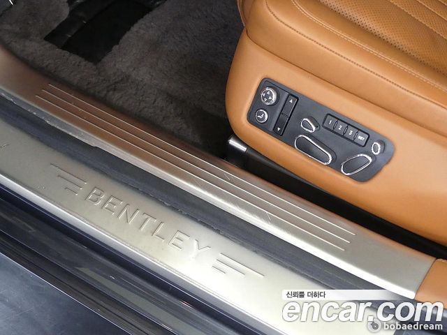 Bentley Flying Spur 2017 — photo 11