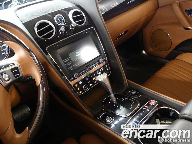 Bentley Flying Spur 2017 — photo 13