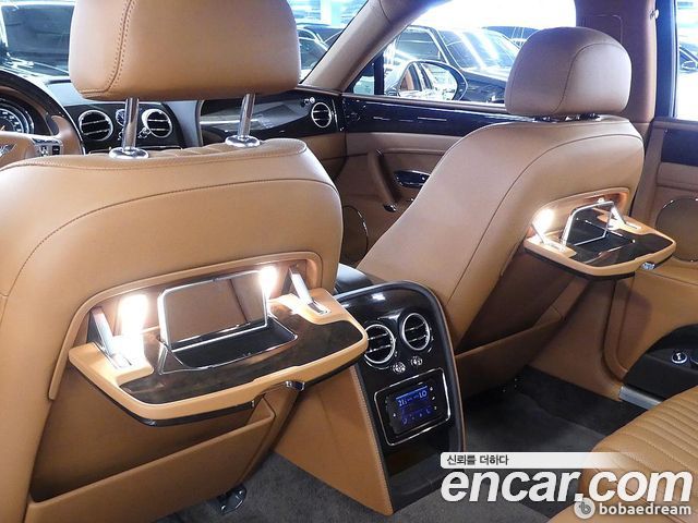 Bentley Flying Spur 2017 — photo 18