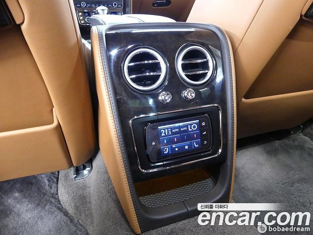 Bentley Flying Spur 2017 — photo 19