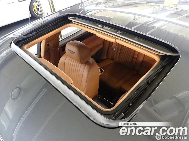 Bentley Flying Spur 2017 — photo 20