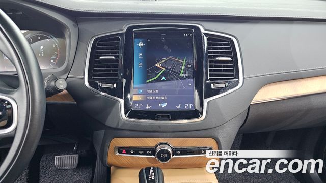 Volvo XC90 2020 — photo 13