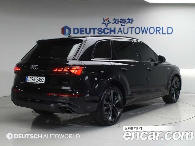 Audi Q7 2025 — photo 2