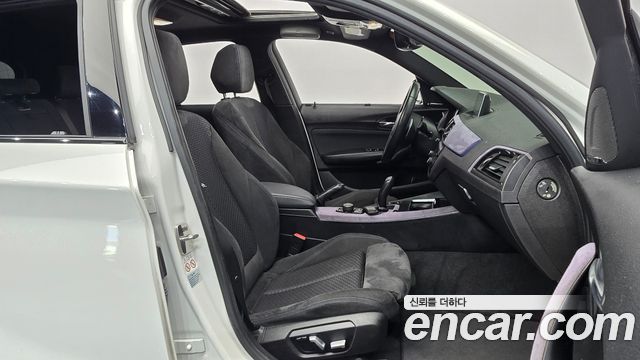 BMW 1-Series 2018 — photo 11