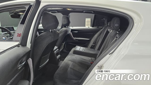 BMW 1-Series 2018 — photo 12
