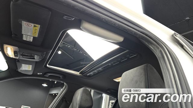 BMW 1-Series 2018 — photo 17