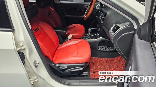Jeep Compass 2018 — photo 11