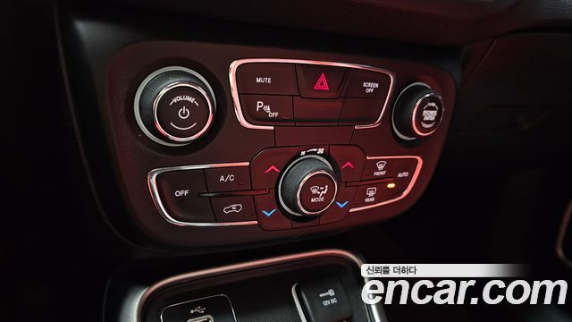 Jeep Compass 2018 — photo 15
