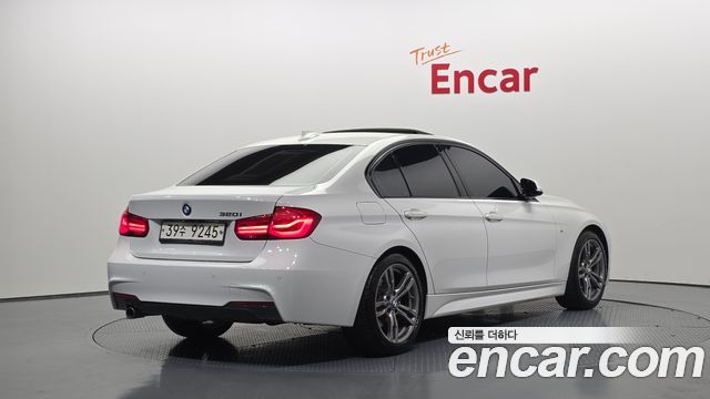 BMW 3-Series 2018 — photo 2