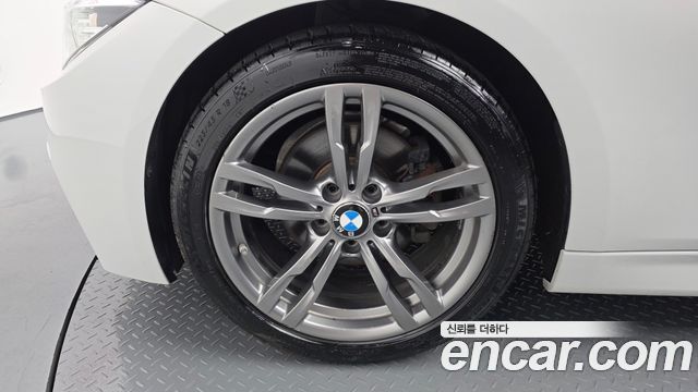 BMW 3-Series 2018 — photo 5