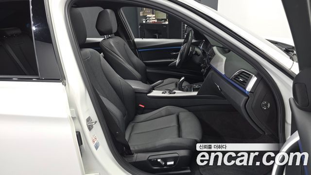 BMW 3-Series 2018 — photo 17