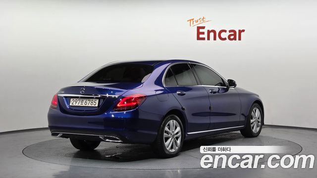 Mercedes-Benz C-Class 2019 — photo 2