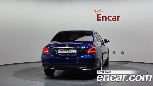 Mercedes-Benz C-Class 2019 — photo 4