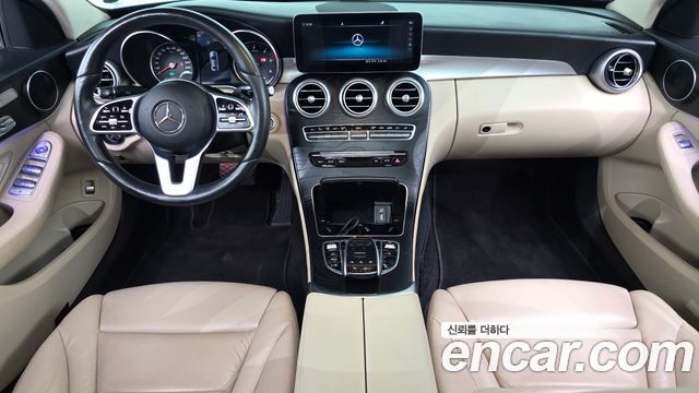 Mercedes-Benz C-Class 2019 — photo 10