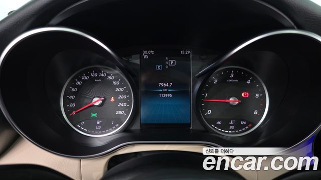 Mercedes-Benz C-Class 2019 — photo 11