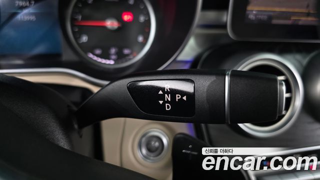 Mercedes-Benz C-Class 2019 — photo 12