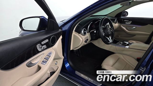 Mercedes-Benz C-Class 2019 — photo 13