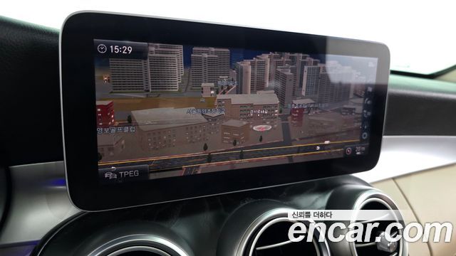 Mercedes-Benz C-Class 2019 — photo 20