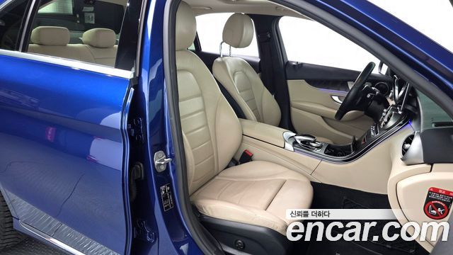 Mercedes-Benz C-Class 2019 — photo 16